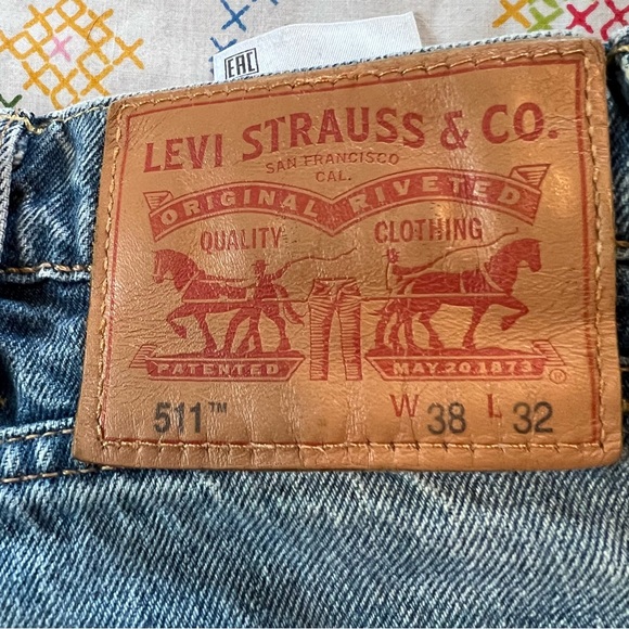 Vintage Women’s Levi's Men’s Jeans High Rise Denim Cut Off Shorts - Picture 7 of 9